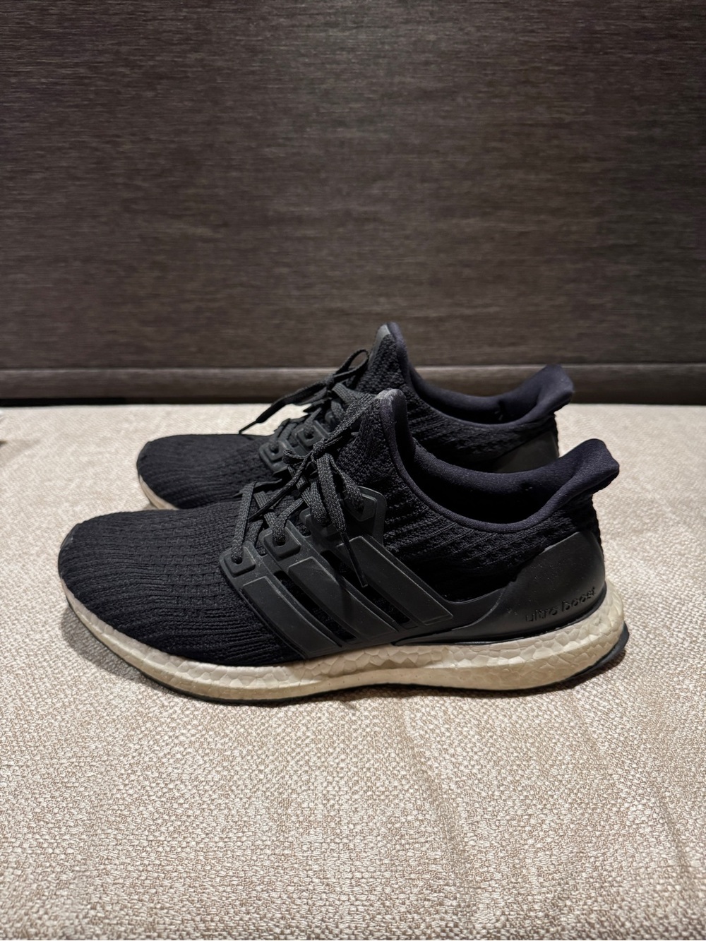 Adidas Men's Black Ultra Boost sneakers, size 8.5